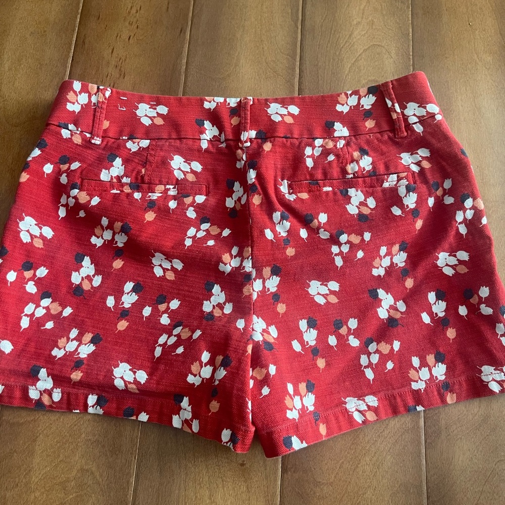 Loft Floral Shorts with Pockets red size 8 women’s